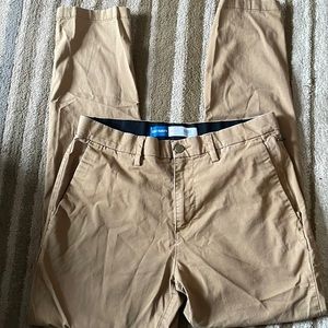 Old navy ultimate tech slim flex pants (32 x 32)